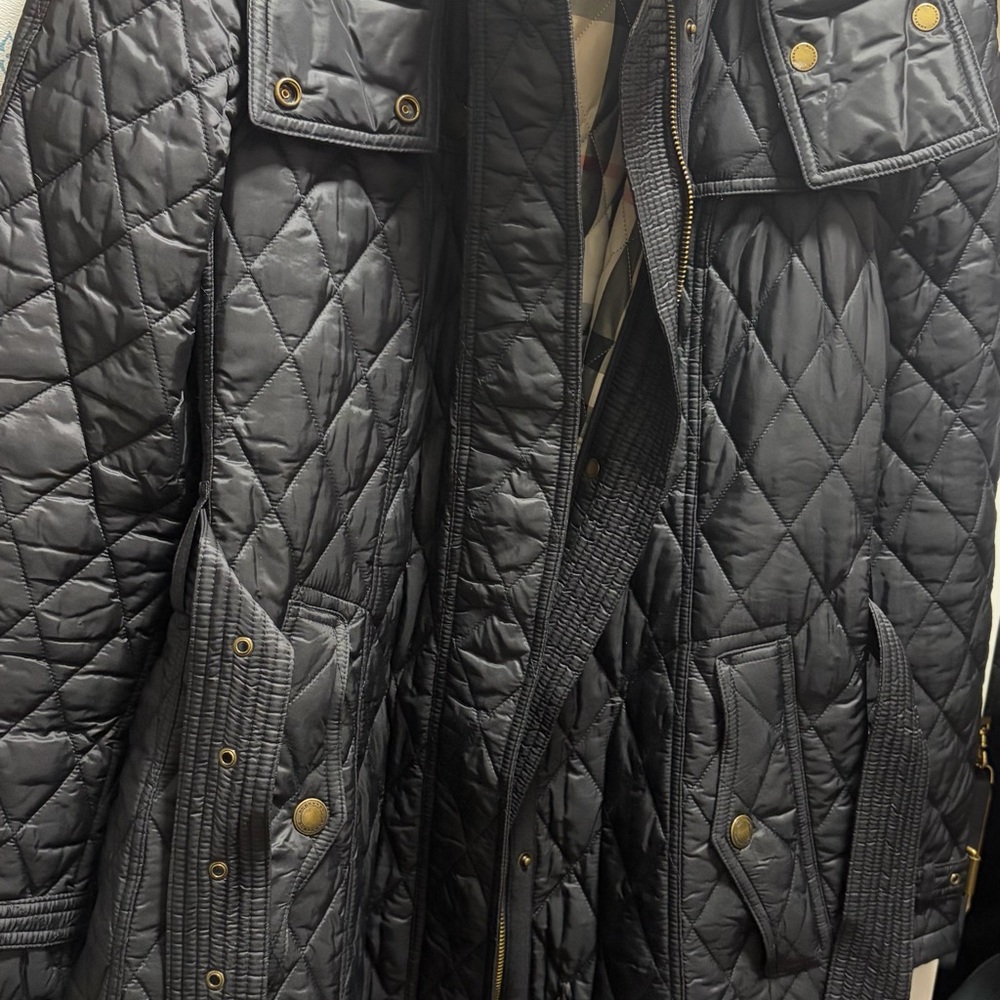 Burberry Quilted Black Performance Jacket with Gold-Tone Hardware - Picture 16 of 16